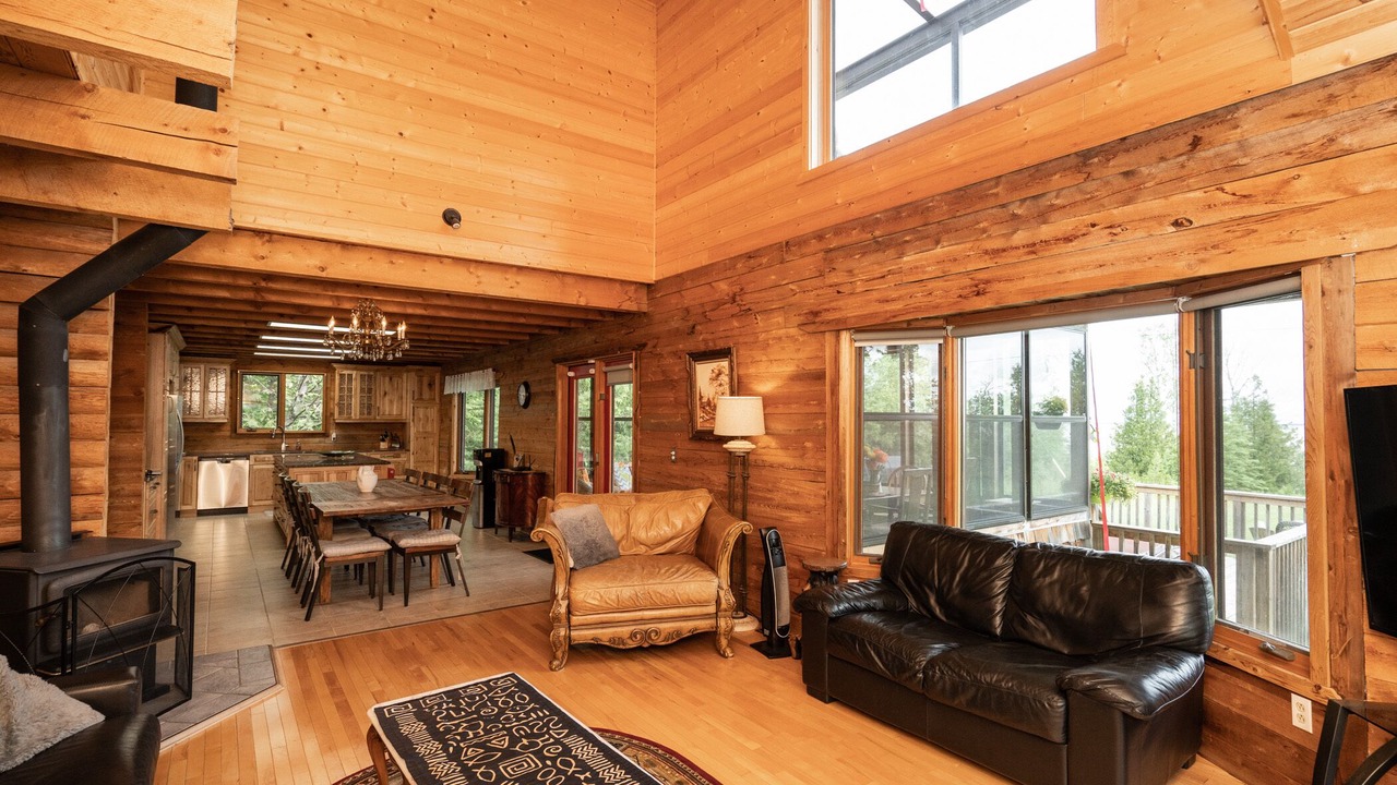 Photo of Livingroom in Traverse Bay