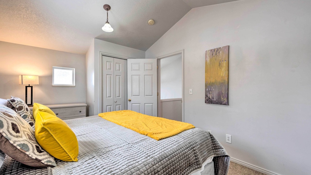 Photo of Bedroom in Logan