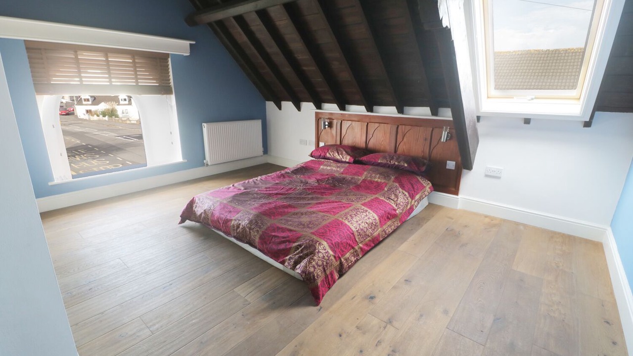 Photo of Bedroom in Crynant