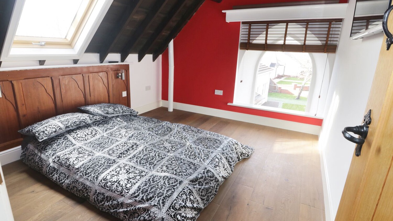 Photo of Bedroom in Crynant