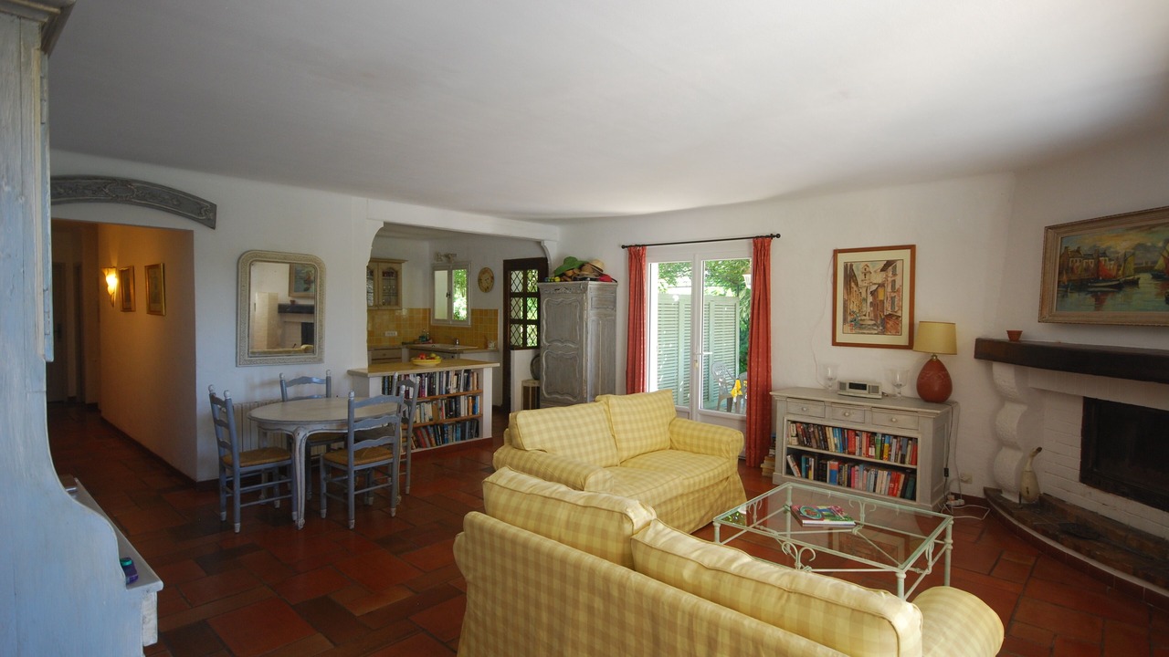 Photo of Bedroom in Saint-Antonin-du-Var