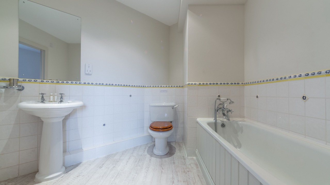 Photo of Bathroom in Wadebridge