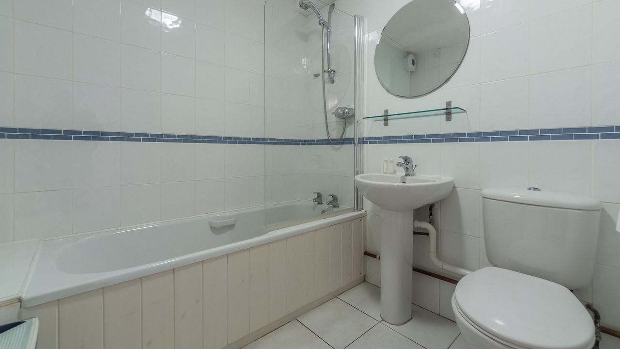 Photo of Bathroom in Trebetherick