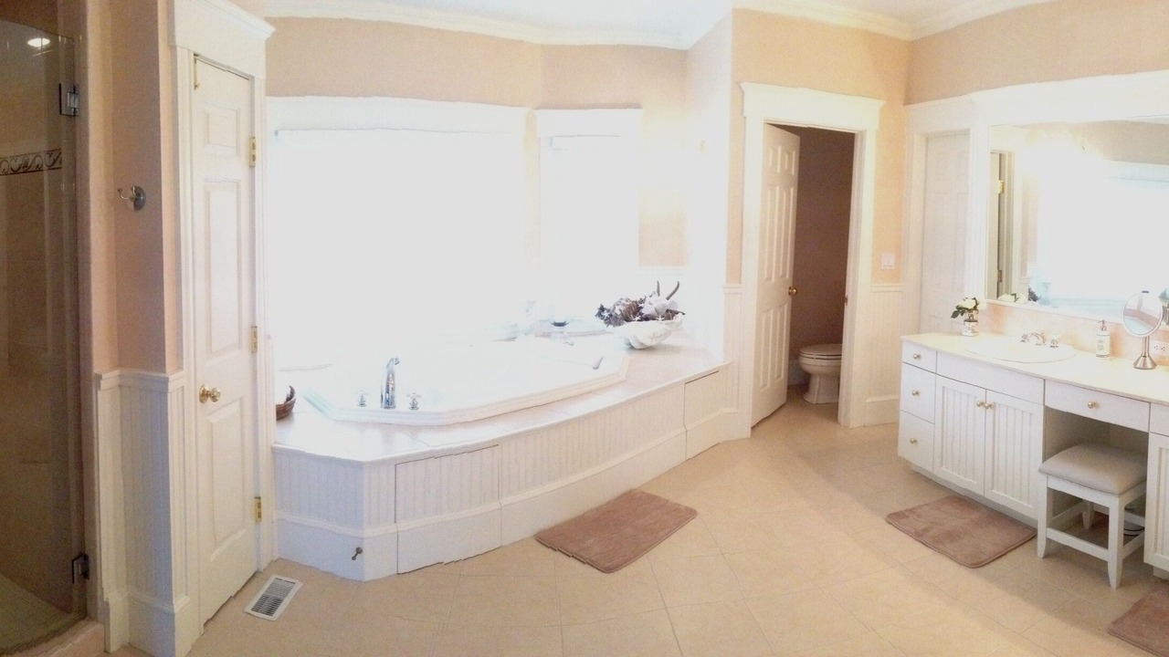 Photo of Bathroom in Shinnecock Hills