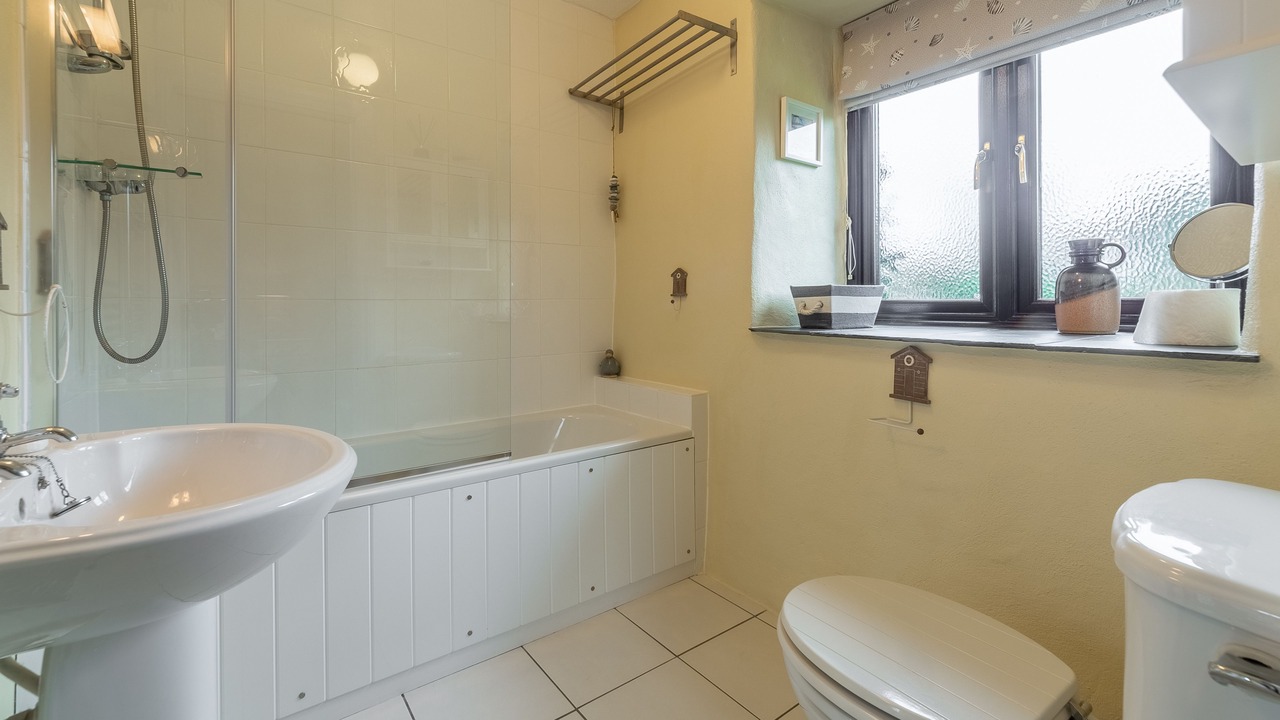 Photo of Bathroom in Wadebridge