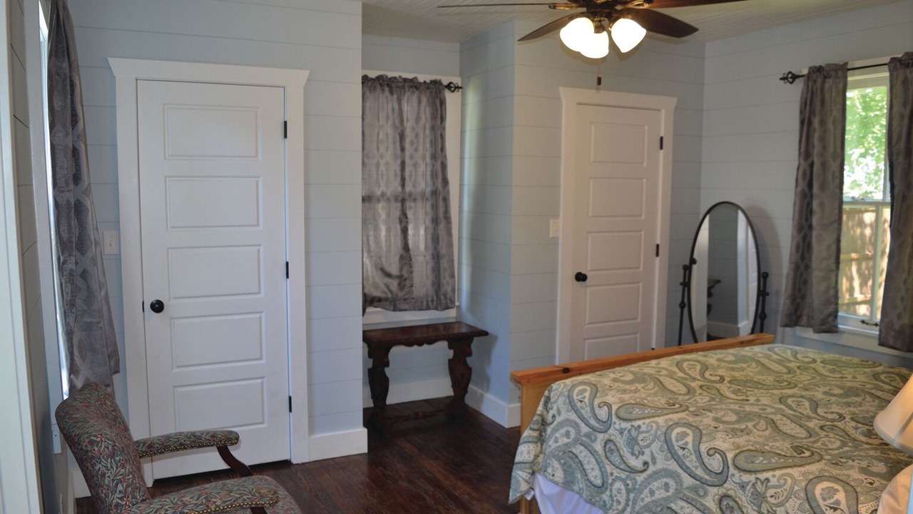 Photo of Bedroom in Ste Genevieve