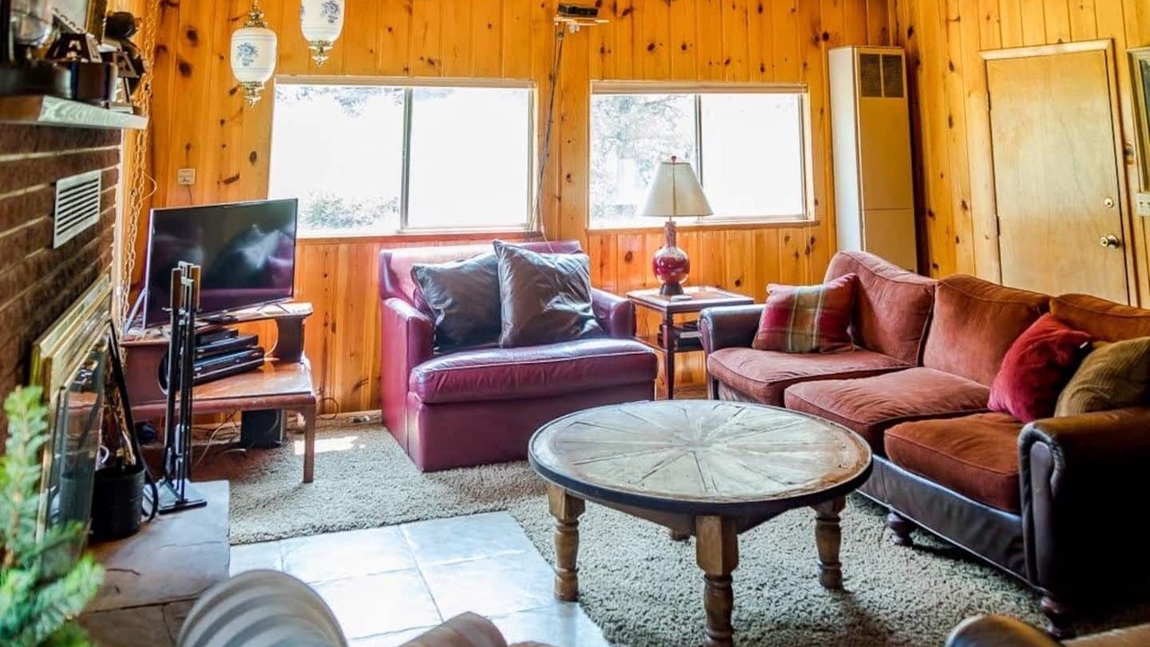Photo of Bedroom in Mammoth Creek
