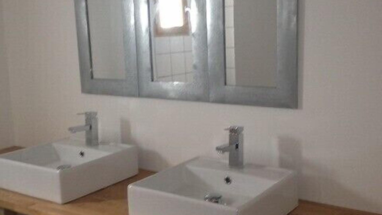 Photo of Bathroom in Piraillan