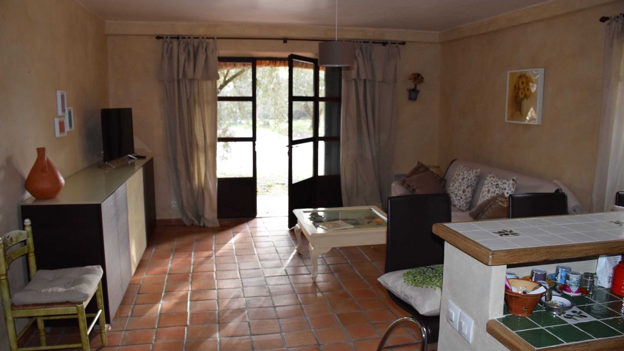 Photo of Livingroom in Cornillon-Confoux