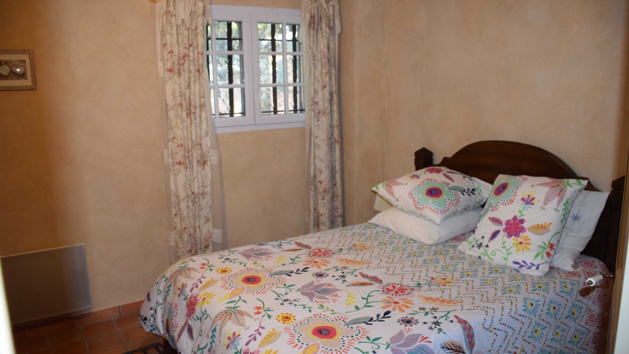 Photo of Bedroom in Cornillon-Confoux