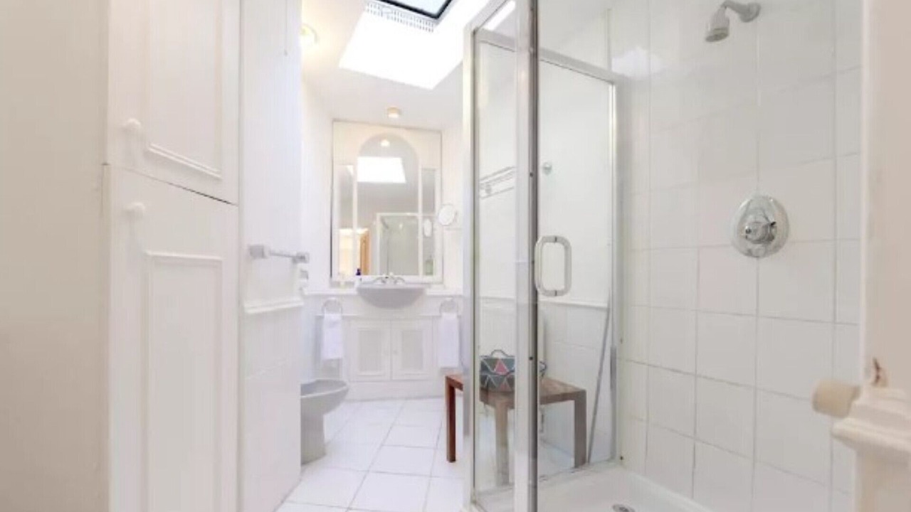 Photo of Bathroom in Barnes