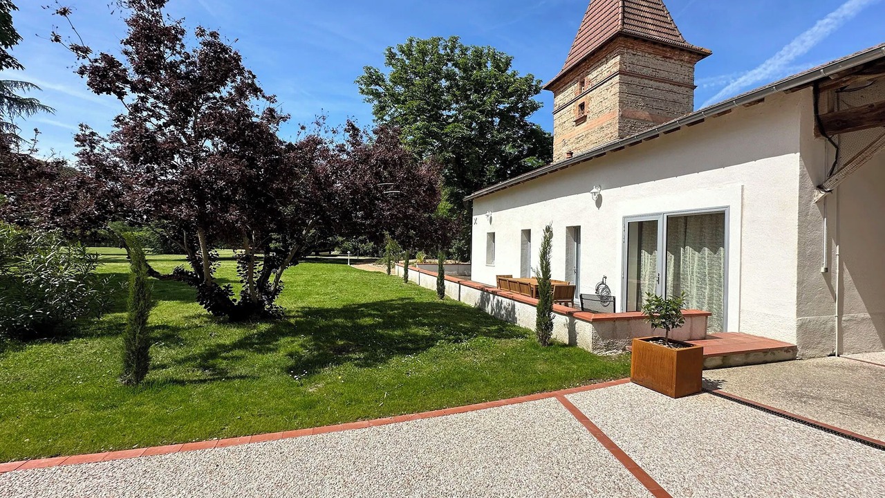 Photo of Patio Balcony in Saint-Lieux-les-Lavaur