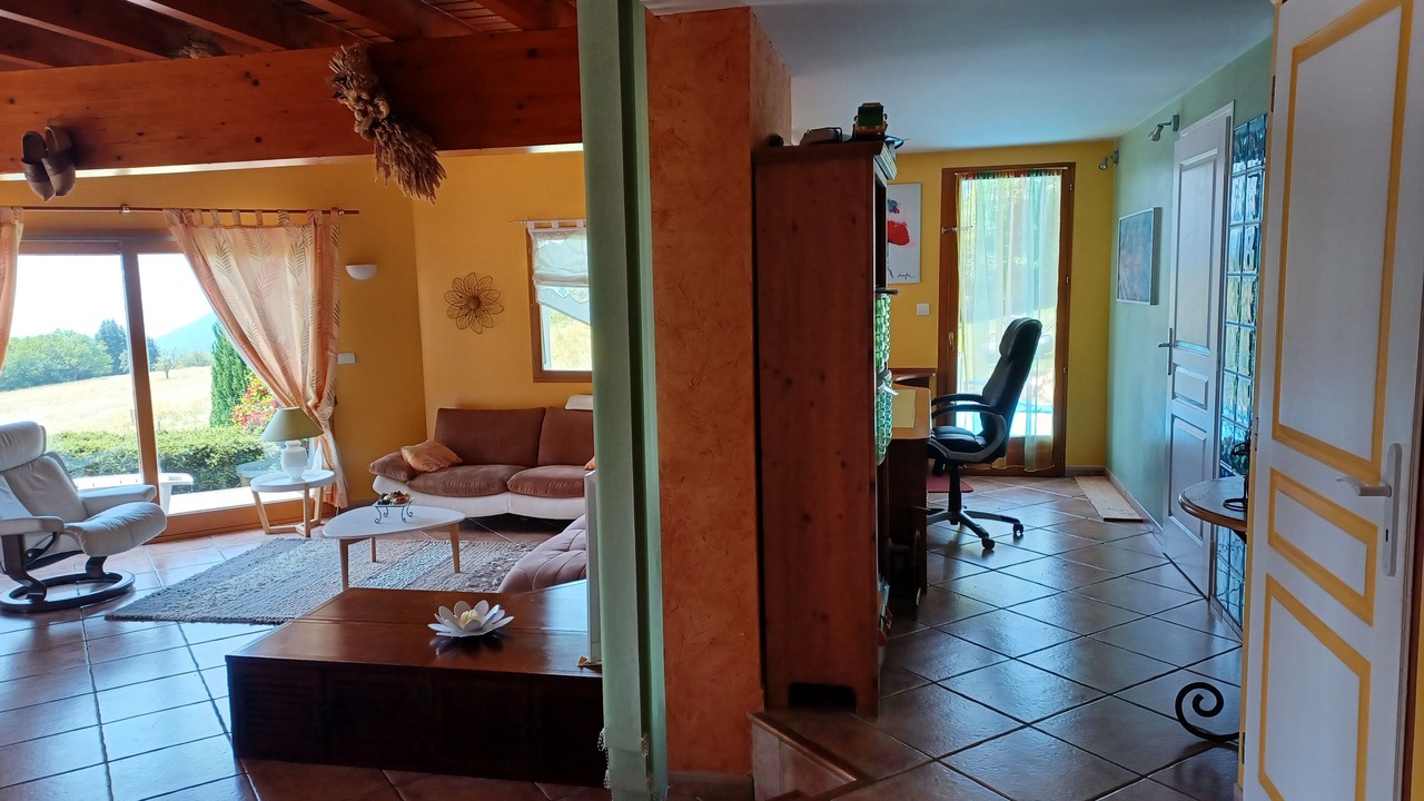 Photo of Livingroom in Sarcenas