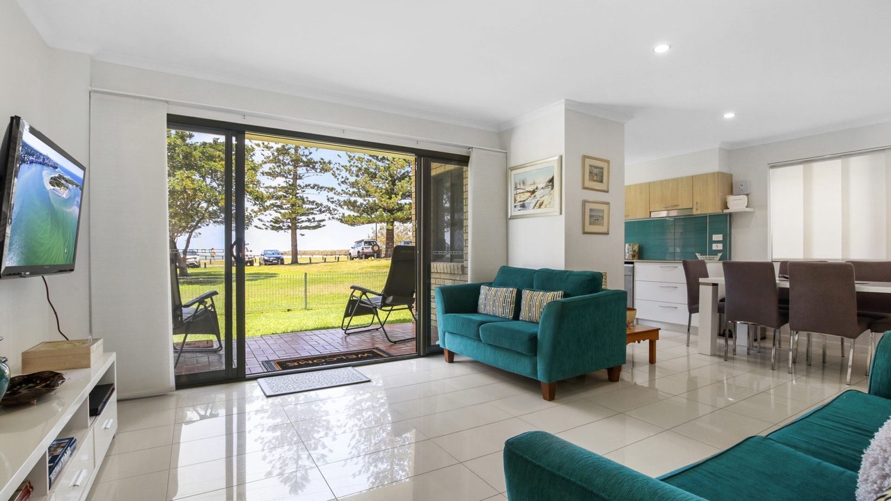 Photo of Livingroom in Golden Beach