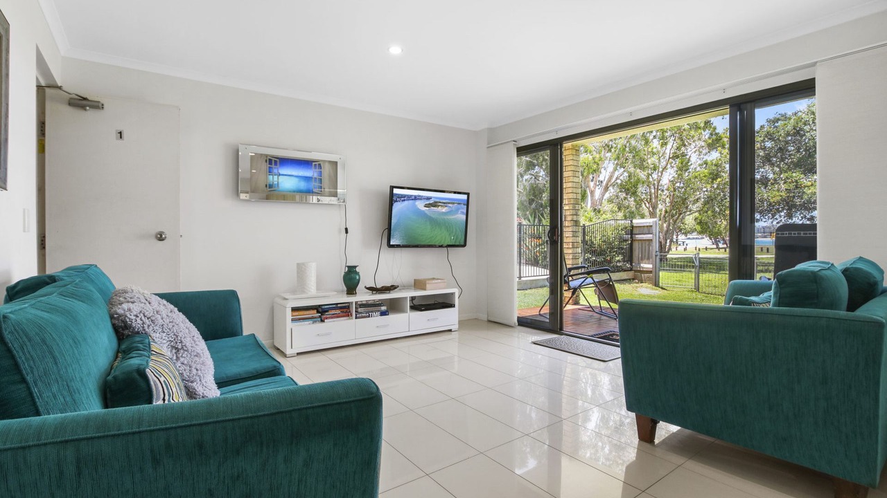 Photo of Livingroom in Golden Beach