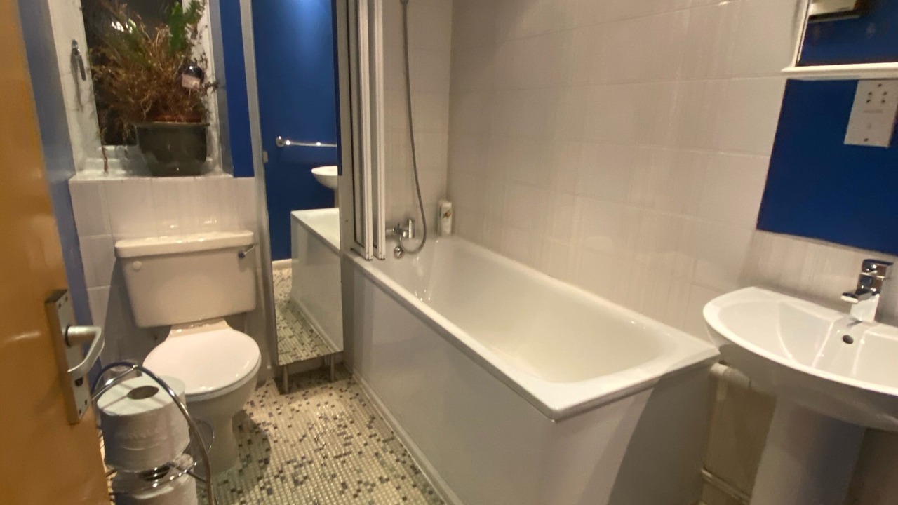Photo of Bathroom in Wapping
