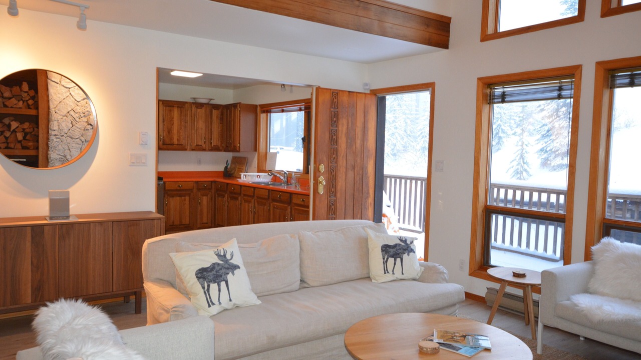 Photo of Livingroom in Okanagan-Similkameen