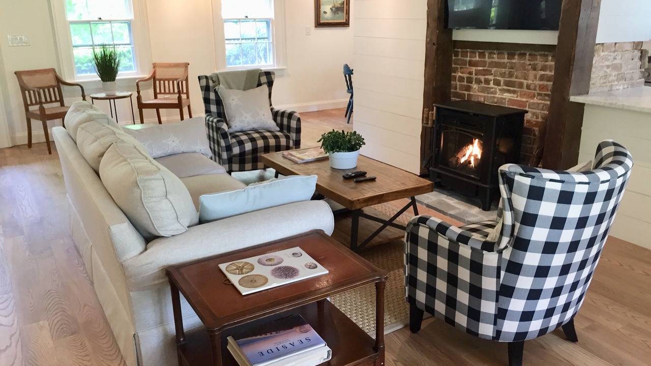 Photo of Livingroom in East Moriches