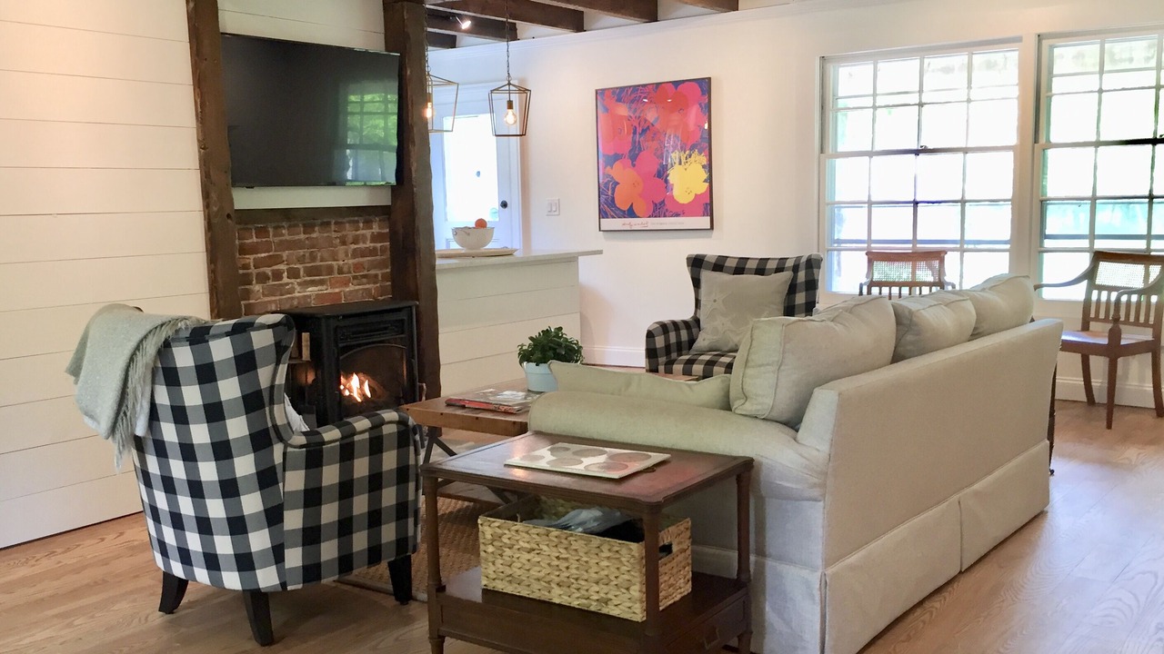 Photo of Livingroom in East Moriches