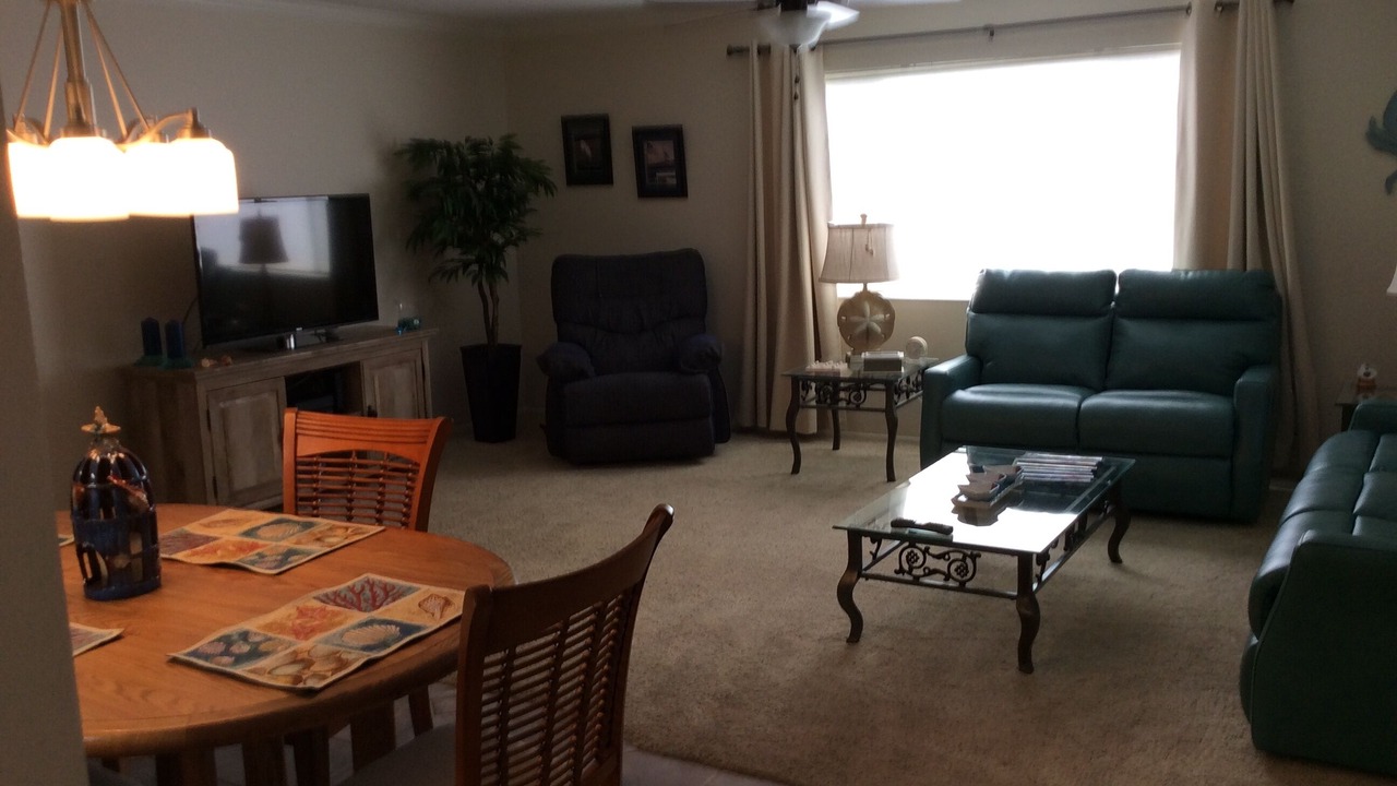 Photo of Livingroom in Golden Beach