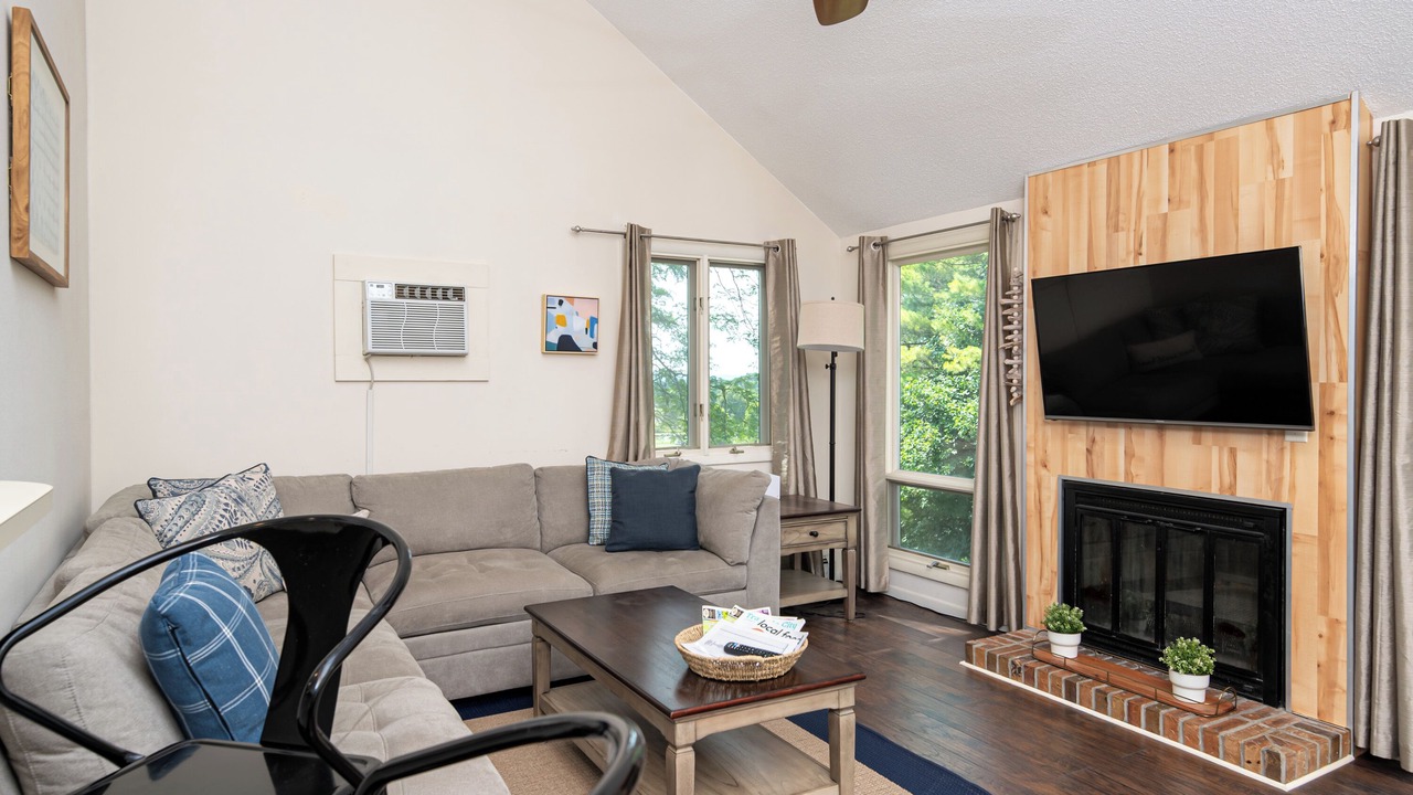 Photo of Livingroom in Acme
