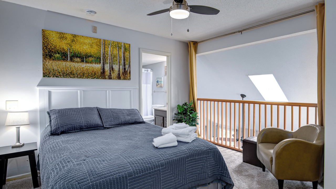Photo of Bedroom in Acme