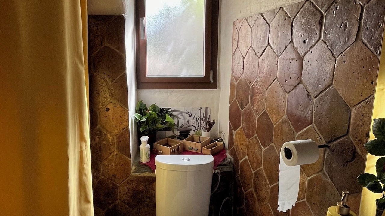 Photo of Bathroom in Pommiers