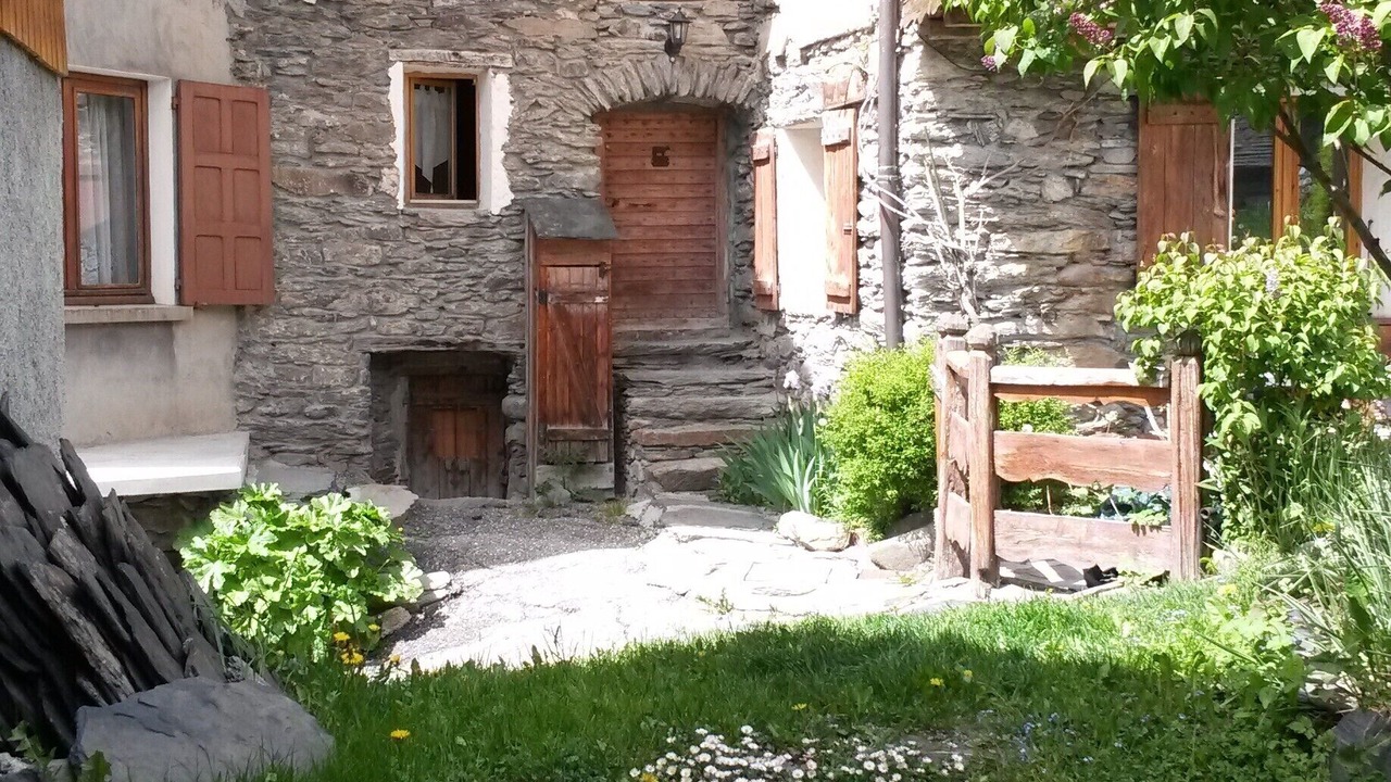 Photo of Outdoor in Praranger