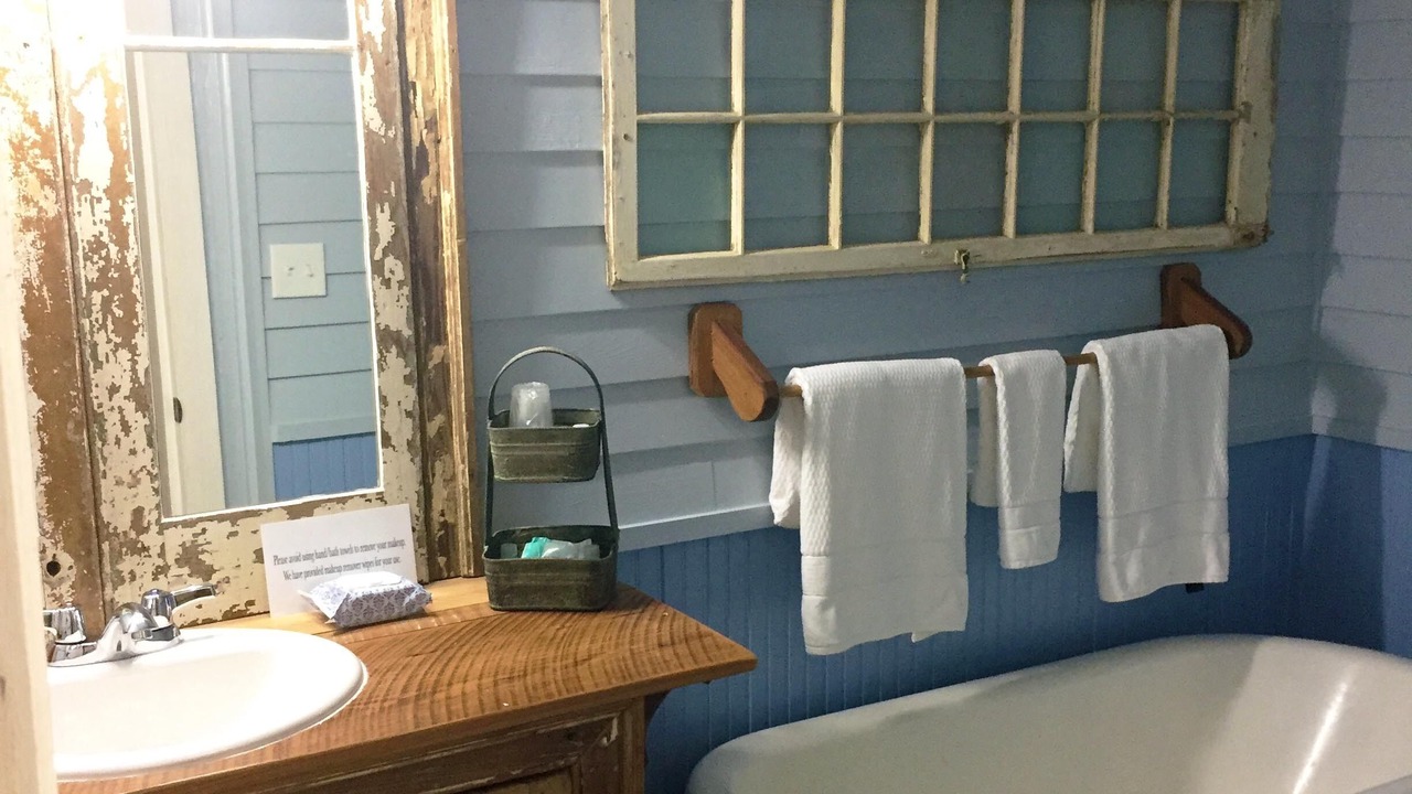 Photo of Bathroom in Destrehan