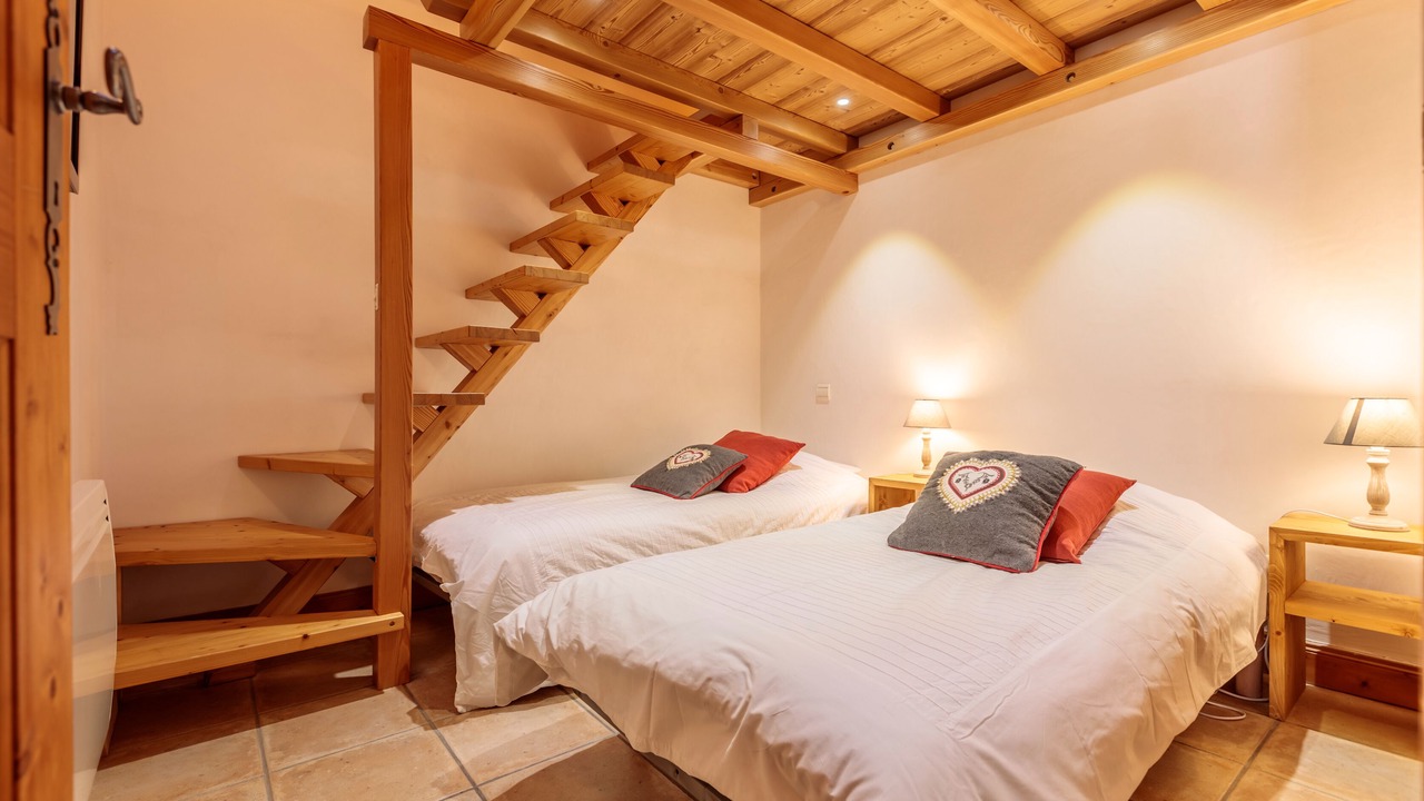 Photo of Bedroom in Arc-1800
