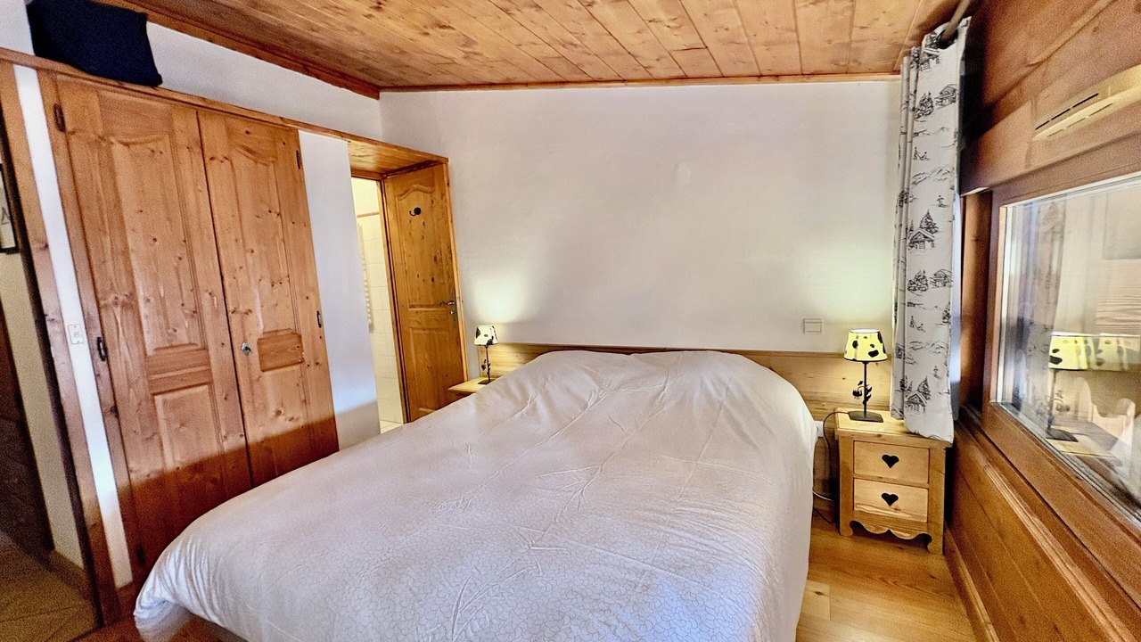 Photo of Bedroom in Arc-1800