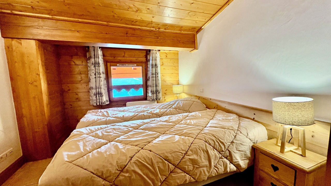 Photo of Bedroom in Arc-1800