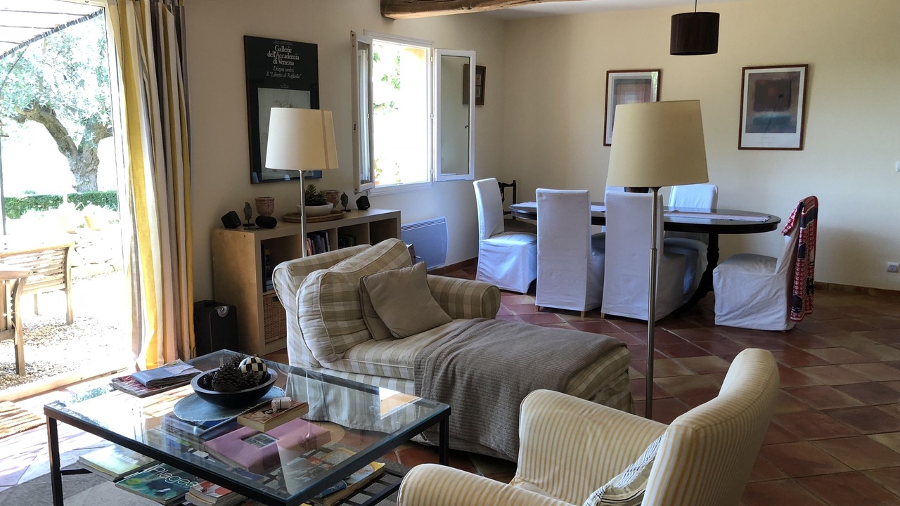Photo of Livingroom in Entrecasteaux