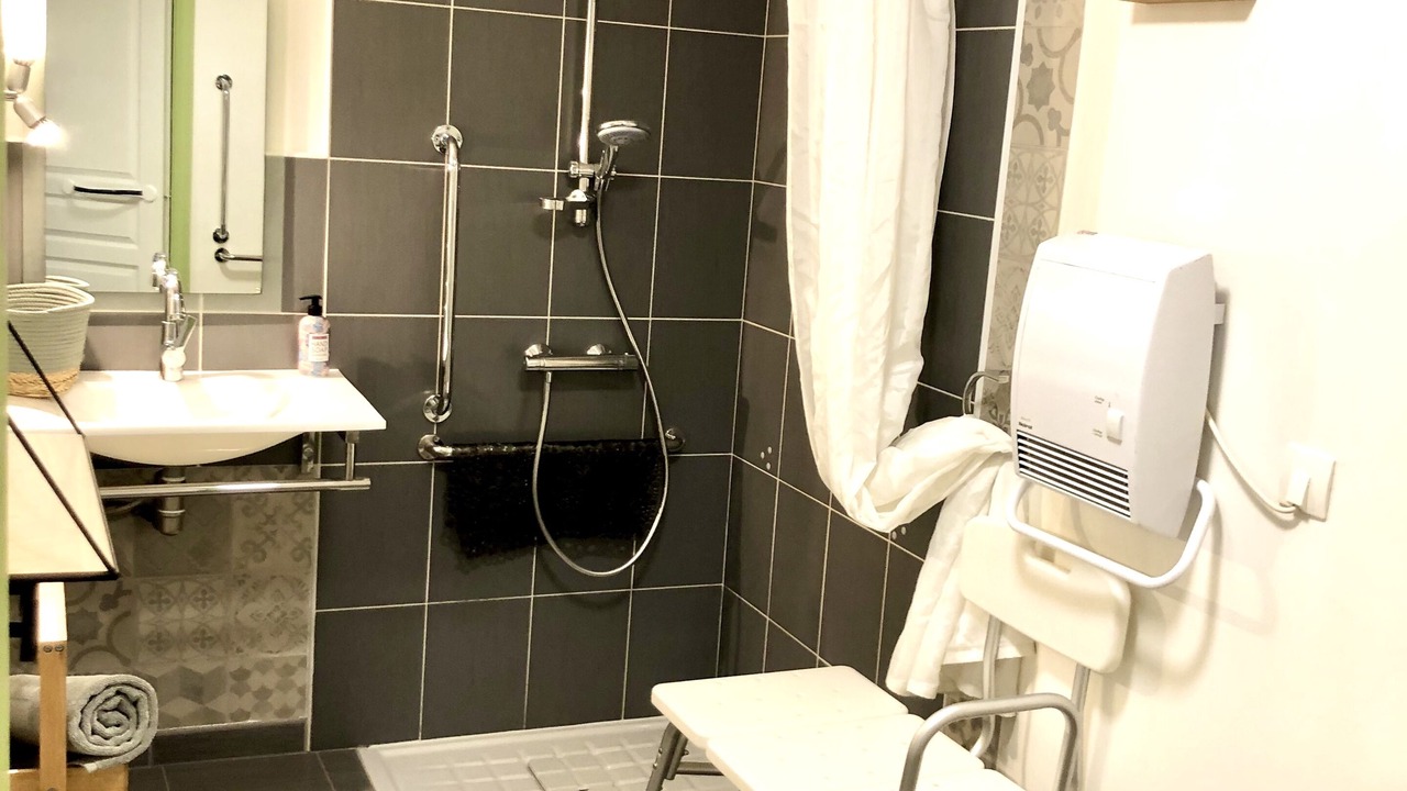 Photo of Bathroom in Ver-sur-Mer
