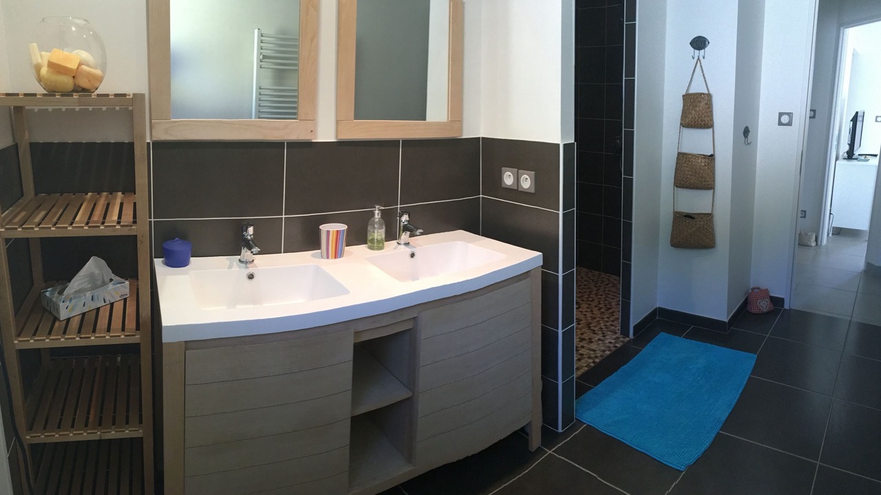 Photo of Bathroom in Saint-Julien-du-Serre