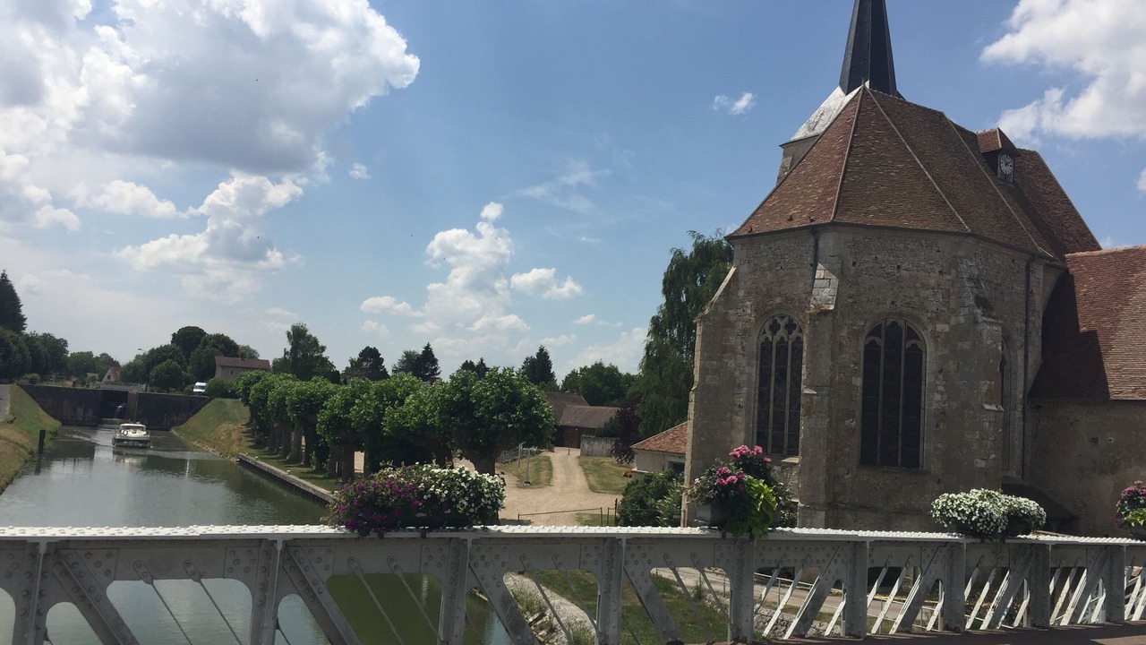 Photo of Others in Montbouy
