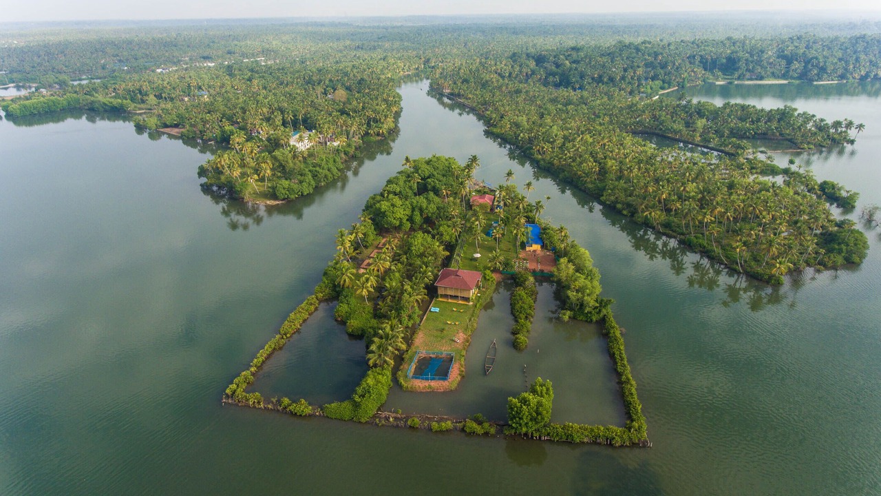 Photo of Others in Munroe Island
