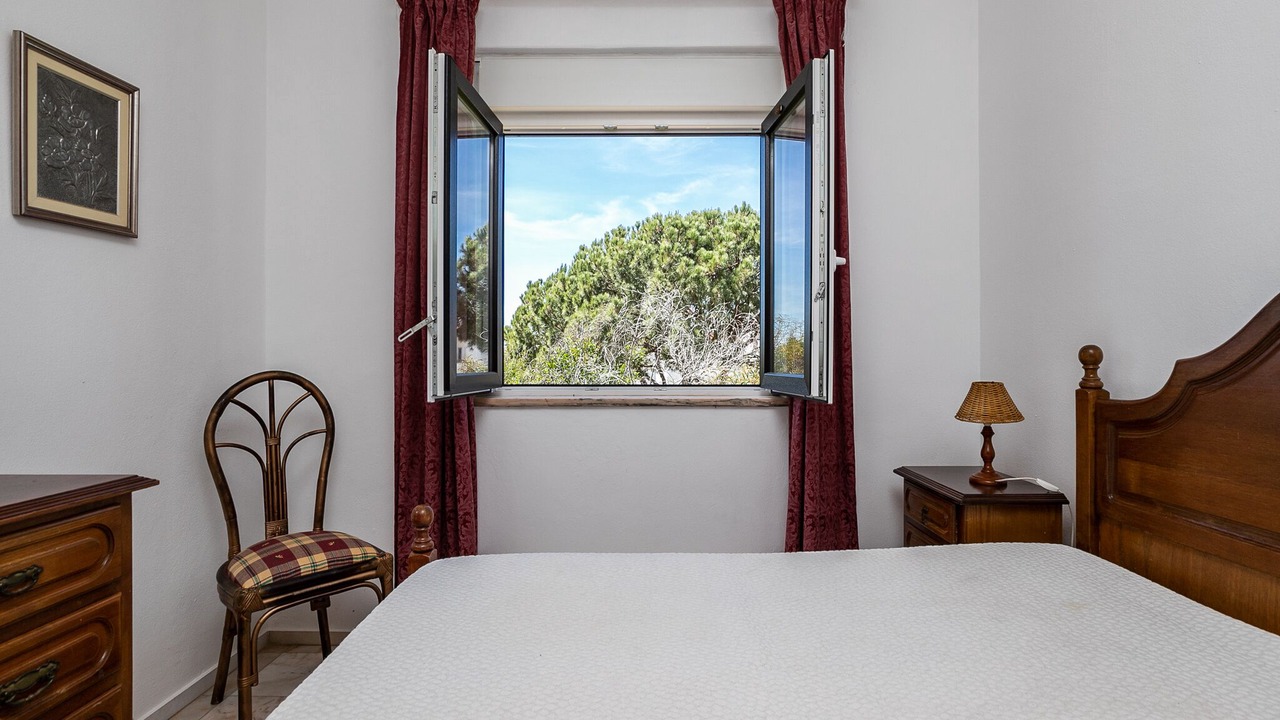 Photo of Bedroom in Alporchinhos