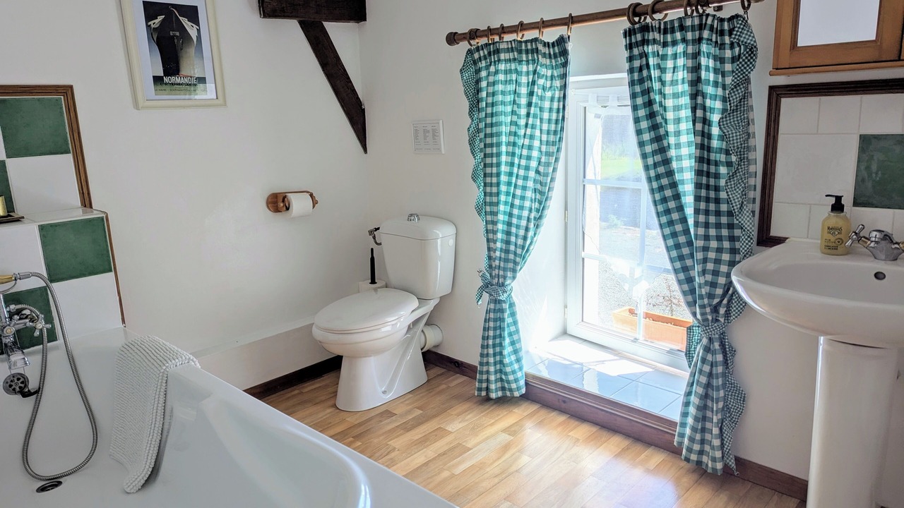 Photo of Bathroom in Vesly