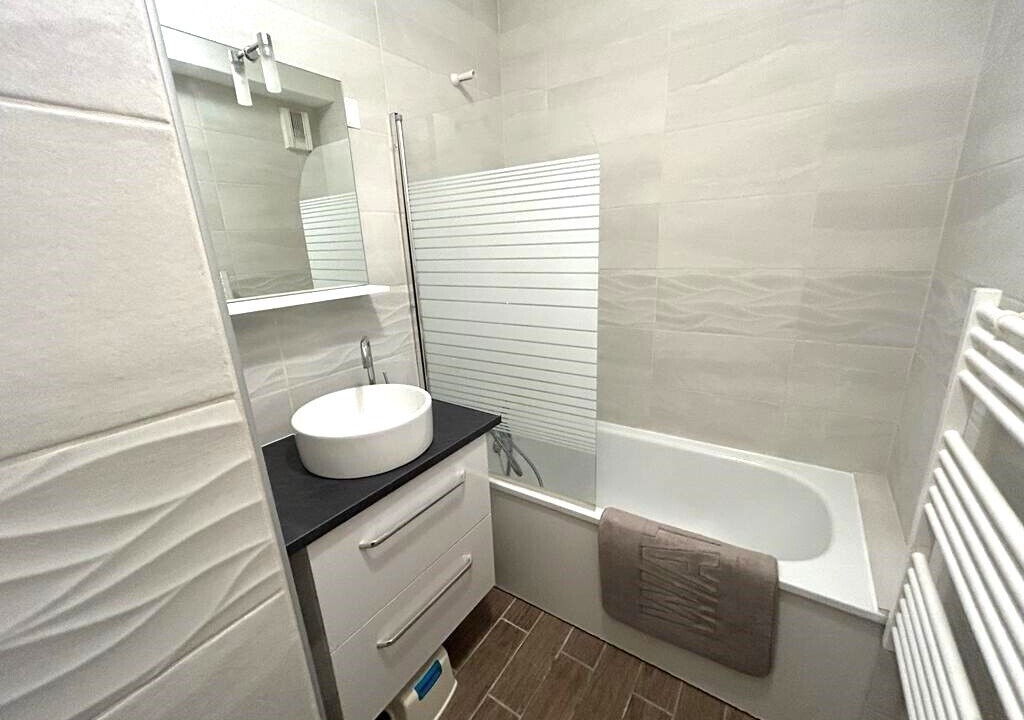 Photo of Bathroom in La Joue du Loup