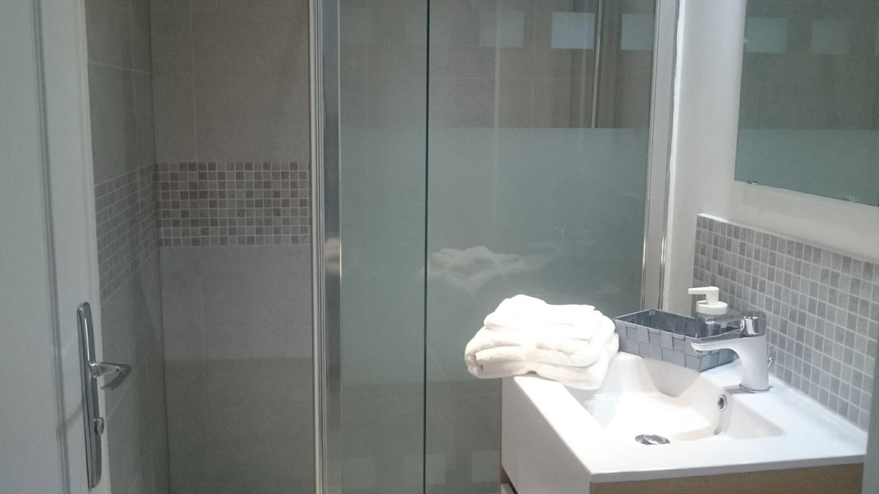 Photo of Bathroom in Armentieres