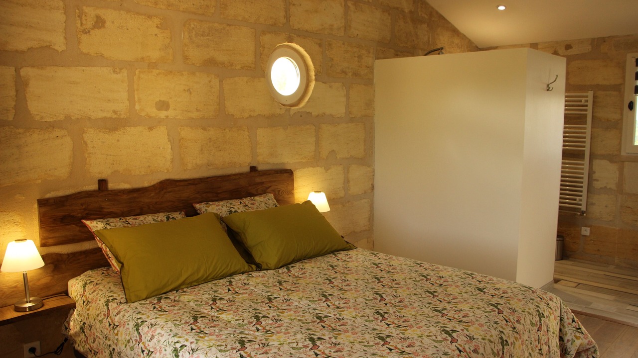 Photo of Bedroom in Langoiran