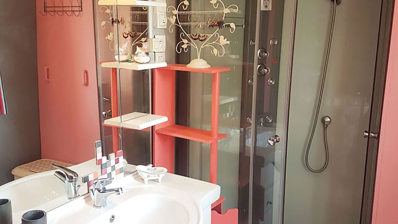Photo of Bathroom in Clecy