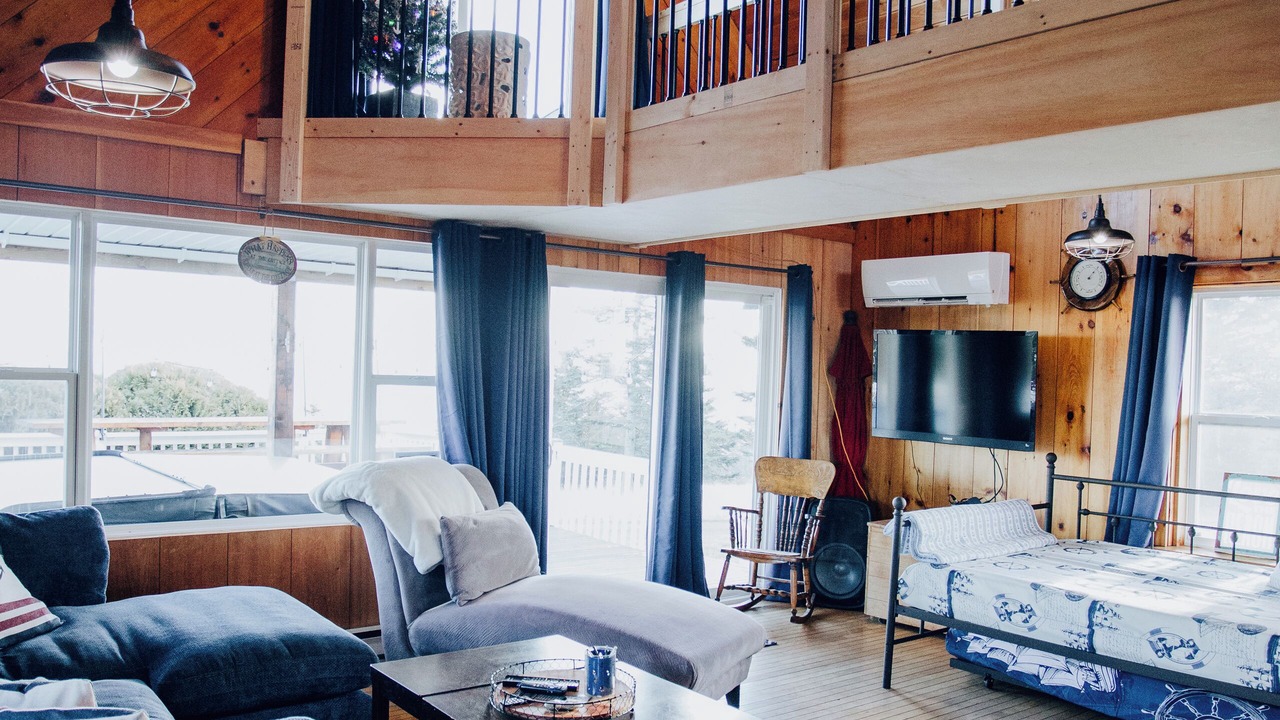 Photo of Livingroom in Parrsboro