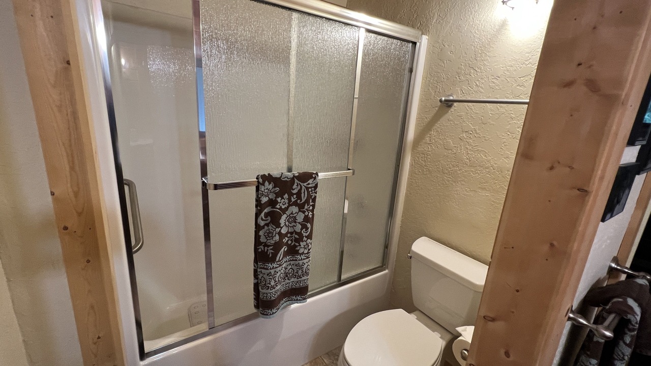 Photo of Bathroom in Silver Gate