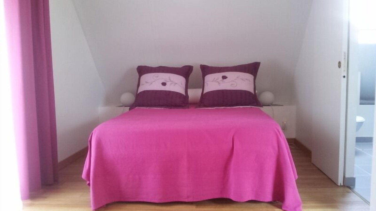 Photo of Bedroom in Dammarie-en-Puisaye