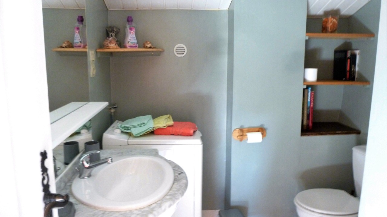 Photo of Bathroom in Lagnes