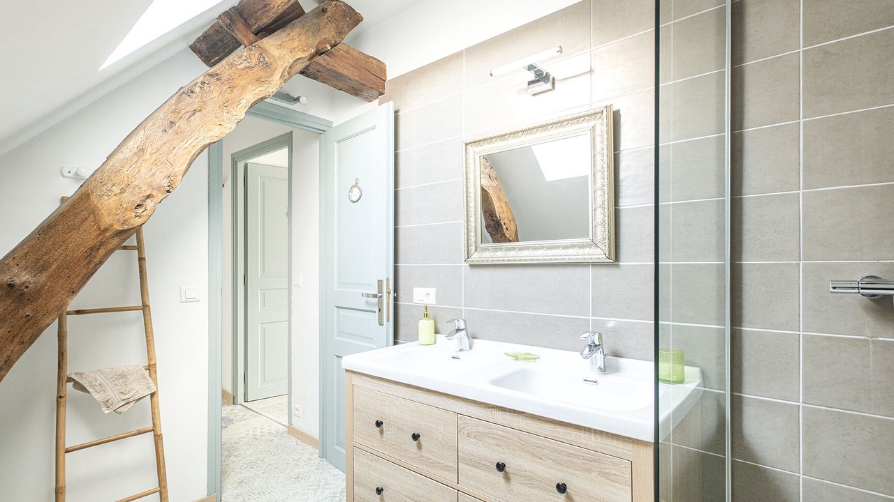 Photo of Bathroom in Corsaint