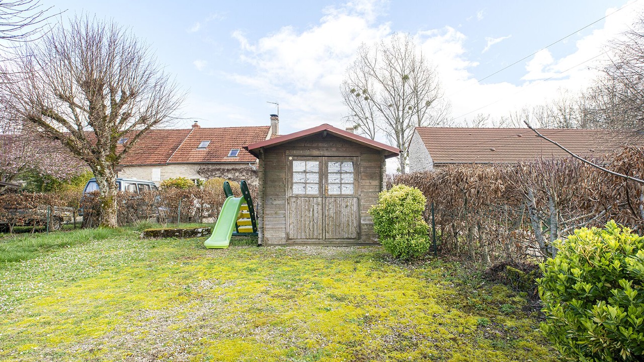 Photo of Others in Corsaint