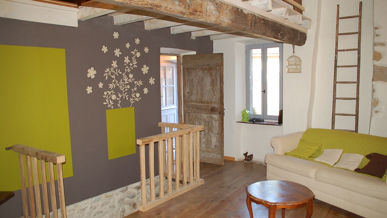 Photo of Livingroom in Courtauly